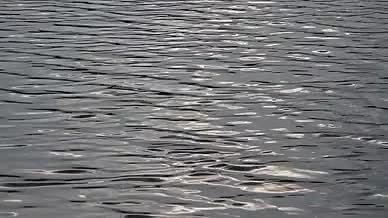 剪辑结尾波光粼粼水面慢生活情调艺术视频的预览图